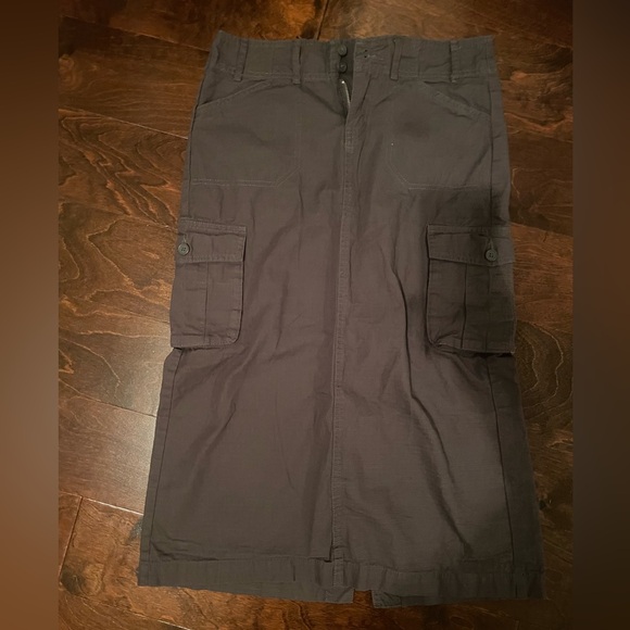 Brandy Melville Charcoal Cargo Skirt - Picture 1 of 3